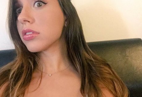 Naken läckt OnlyFans-bild av Jackiembutler