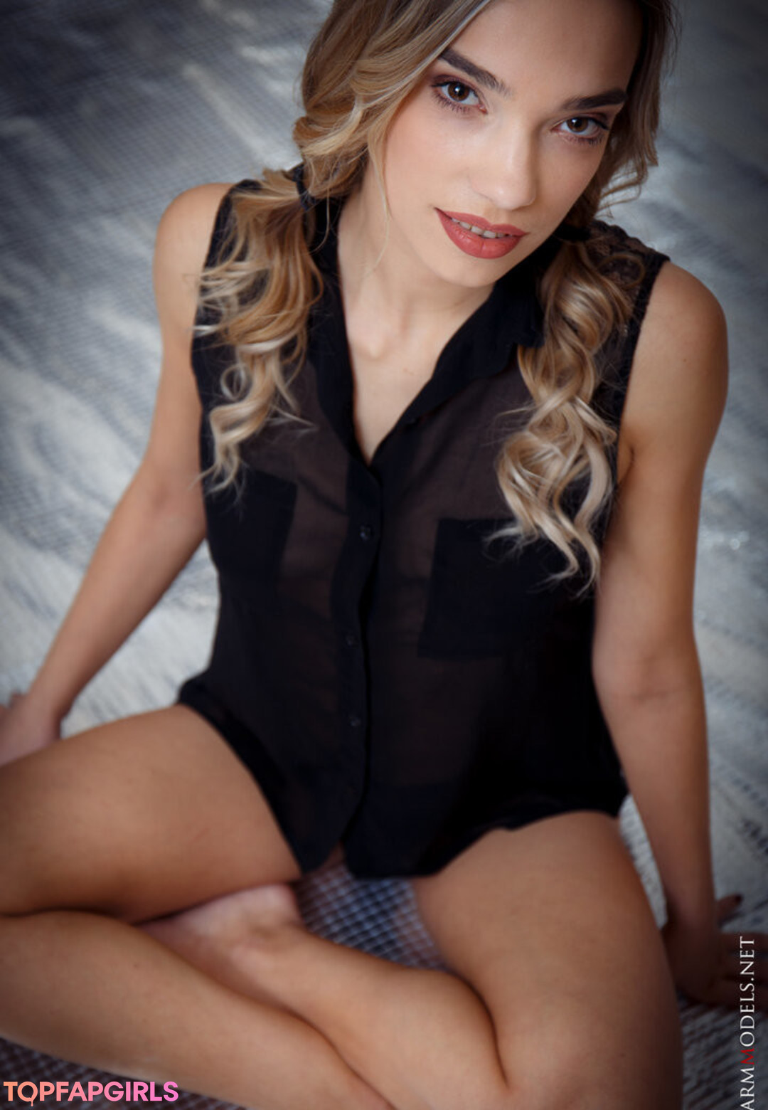 Nahá fotka uniklých OnlyFans od Charmmodels #1861