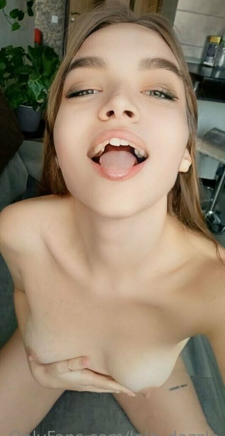 Naken lekkede OnlyFans-bilde av Loladazzle