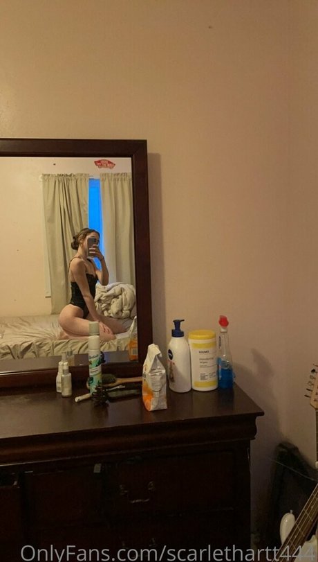 Naken lekkede OnlyFans-bilde av Scarlethartt444