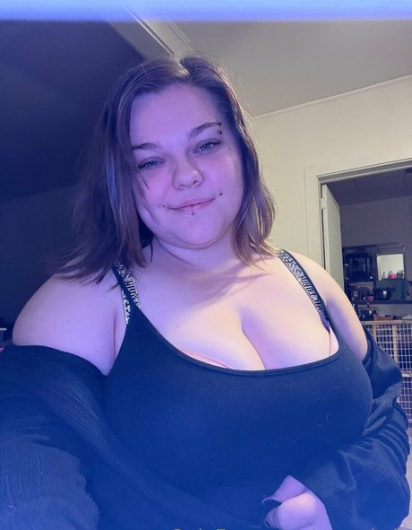 Nahá fotka uniklých OnlyFans od Onlyskyyla