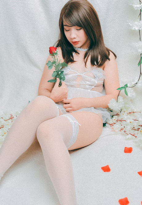 Nahá fotka uniklých OnlyFans od Natsuki Jiro