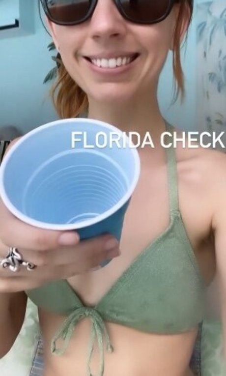 Amanda Lynne