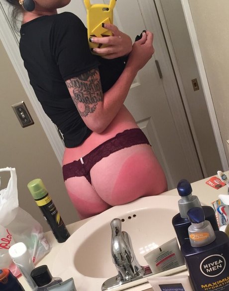 Naken läckt OnlyFans-bild av Baeporeon