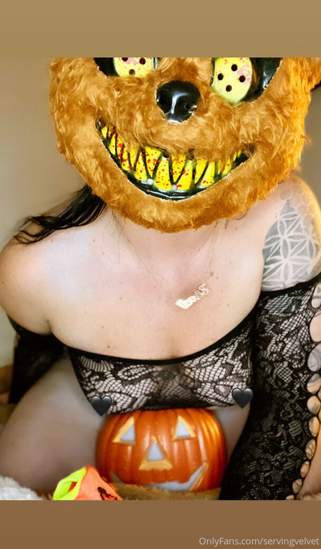 Servingvelvet  nude leaked OnlyFans photo