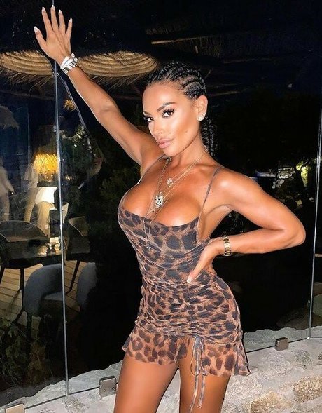 Naakte gelekte OnlyFans-foto van Silvia Iacucci