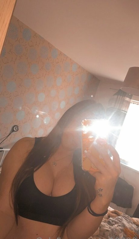 Nahá fotka uniklých OnlyFans od Cr19990