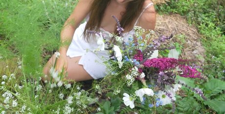 Обнаженная фотография утечки OnlyFans от Mother The Mountain Farm