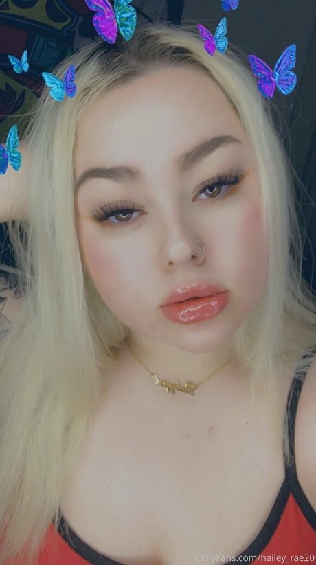 Nahá fotka uniklých OnlyFans od Haileyrae20