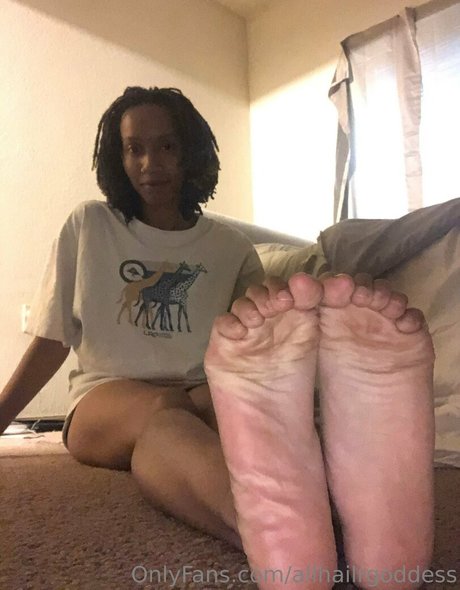 Naken lekkede OnlyFans-bilde av Allhailrgoddess