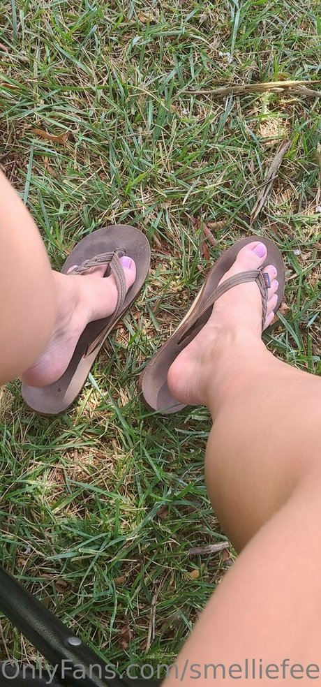 Smelliefeetsweetie