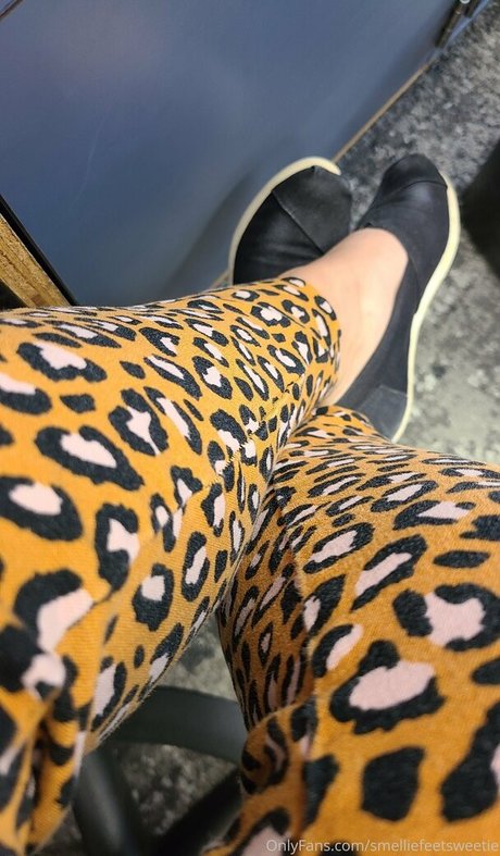 Smelliefeetsweetie