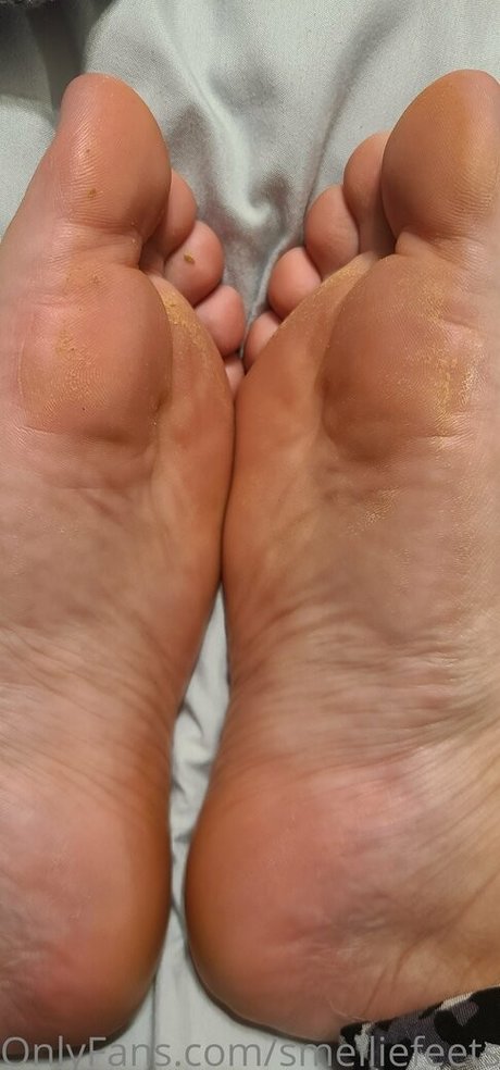 Smelliefeetsweetie