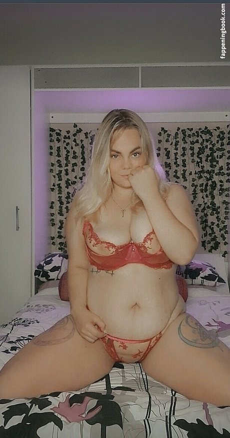 Nahá fotka uniklých OnlyFans od Emillie