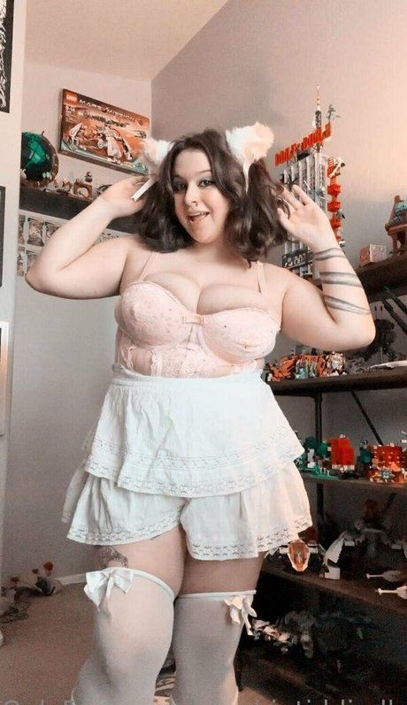 Alasti lekkinud OnlyFans-i pilt Yourbigtiddiedlamb