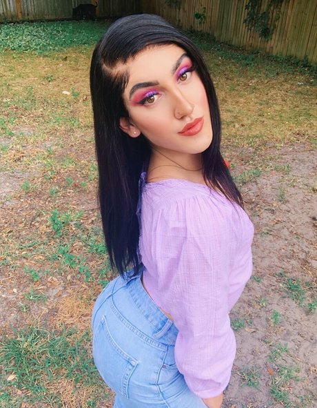 Foto di nudo di fuga di OnlyFans di Lunabarbiedoll