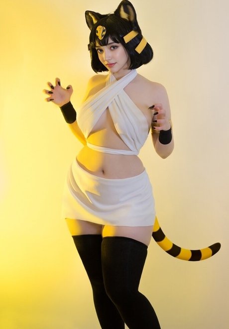 Elina Yi