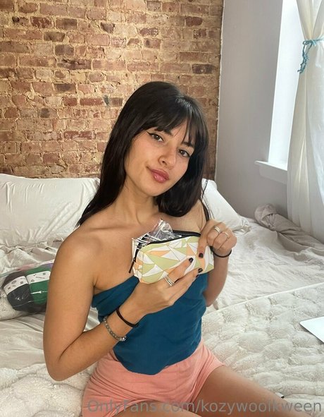 Nahá fotka uniklých OnlyFans od Kozywoolkween