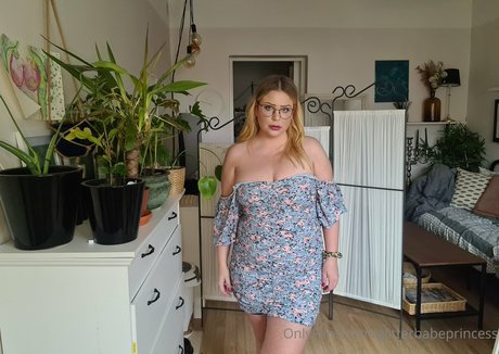 Nahá fotka uniklých OnlyFans od Glitterbabeprincess