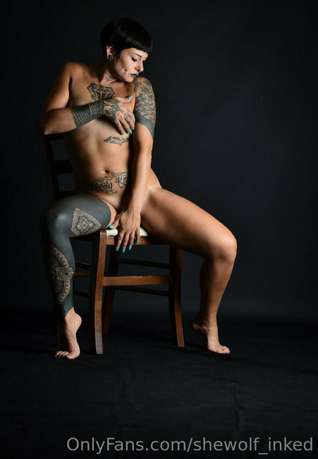 Обнаженная фотография утечки OnlyFans от Shewolfinked