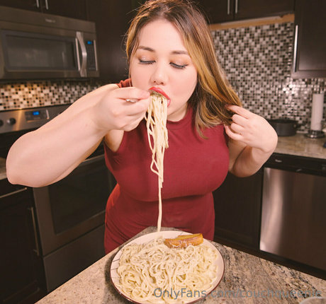 Nahá fotka uniklých OnlyFans od Couchqueenie