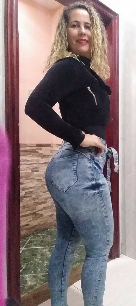 Nahá fotka uniklých OnlyFans od Coroas Gostosa
