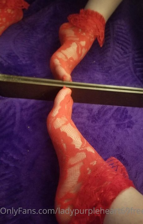 Nahá fotka uniklých OnlyFans od Ladypurpleheart69free
