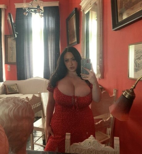 Curvy Goddesses