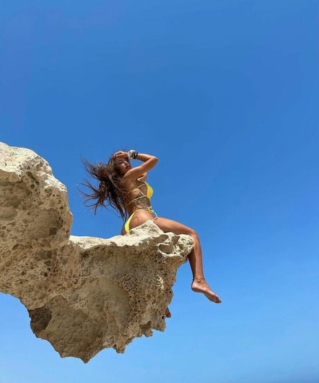 Naakte gelekte OnlyFans-foto van Sara Izquierdo