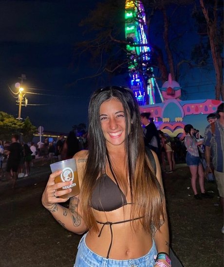 Naken lekkede OnlyFans-bilde av Raquel Tamborino