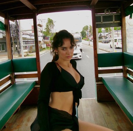 Nahá fotka uniklých OnlyFans od Maria De Nati
