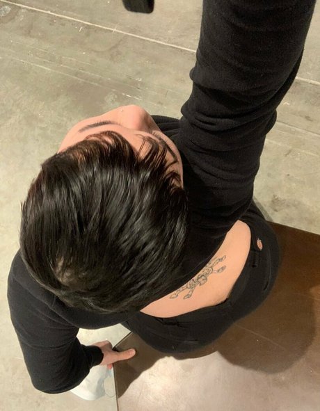 Naken lekkede OnlyFans-bilde av Lewdkittyyyy