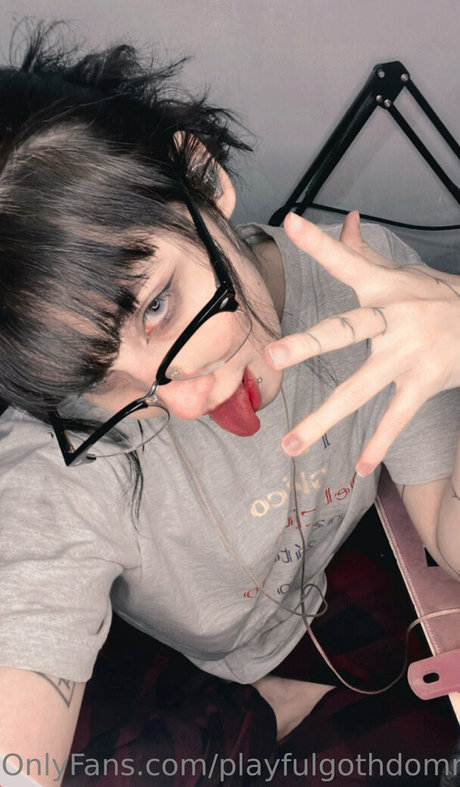 Playfulgothdomme