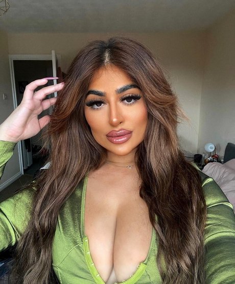 Naken lekkede OnlyFans-bilde av Priya Yasmin X