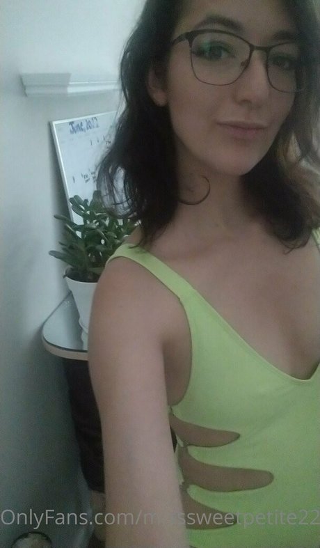 Misssweetpetite22
