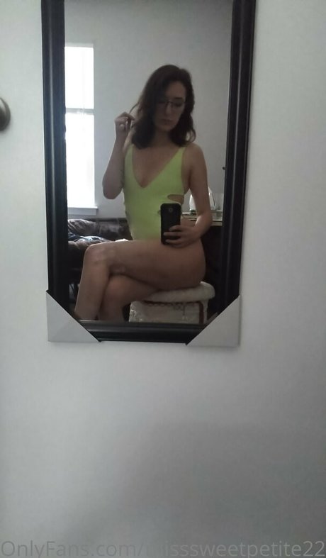 Misssweetpetite22
