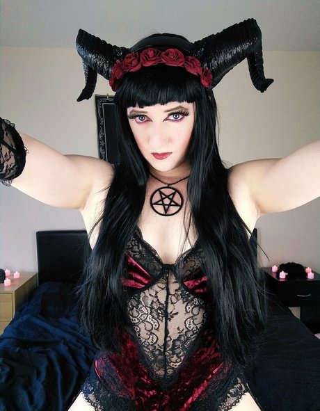 Dead_girly