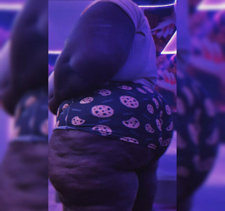 Naken lekkede OnlyFans-bilde av Forbiddenfruyt23