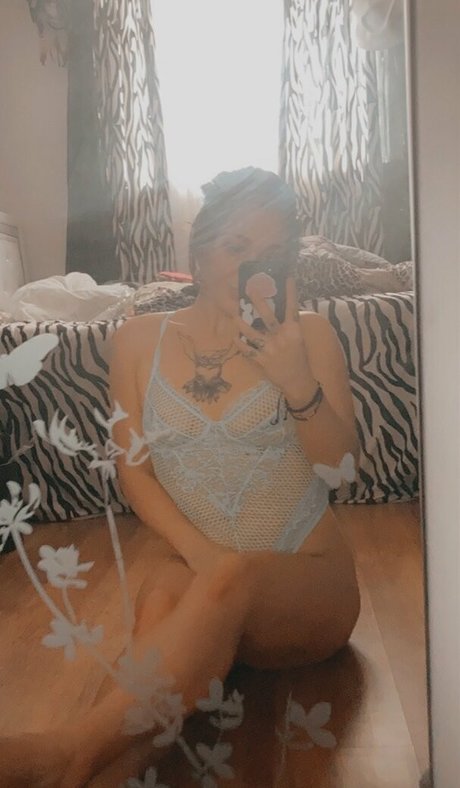 Naken lekkede OnlyFans-bilde av Serenitysapphire808