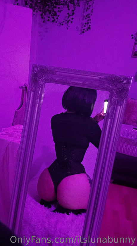 Nahá fotka uniklých OnlyFans od Bunnygirlluna