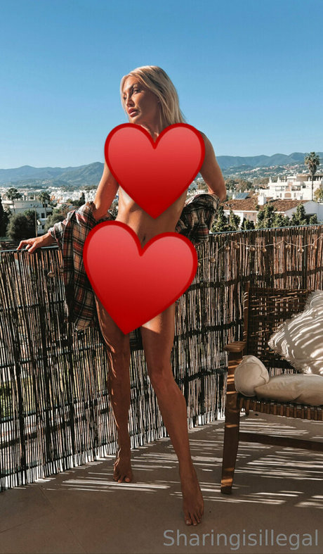 Thenakednorwegian