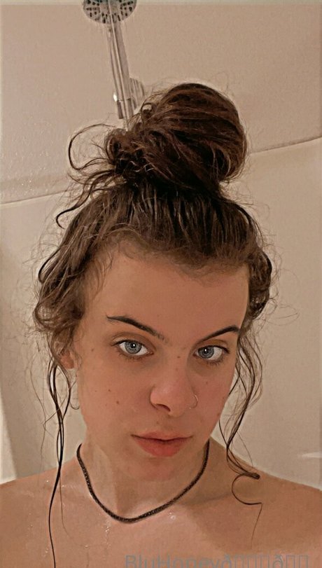 Naakte gelekte OnlyFans-foto van Blufire999