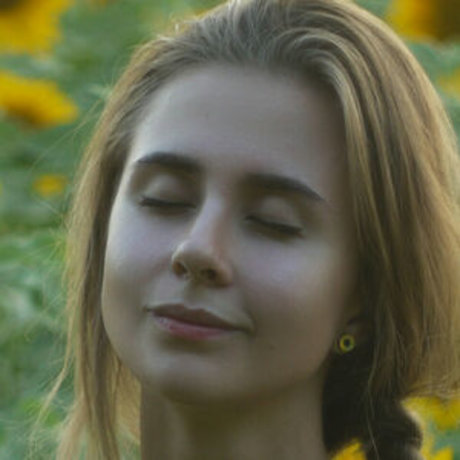 Chloe Leafs