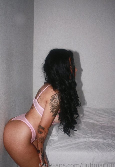 Naken lekkede OnlyFans-bilde av Tiuhmariuh