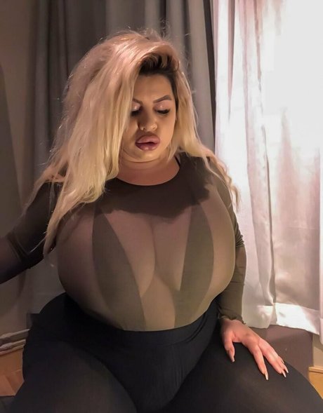Natashacrownfree  nude leaked OnlyFans photo