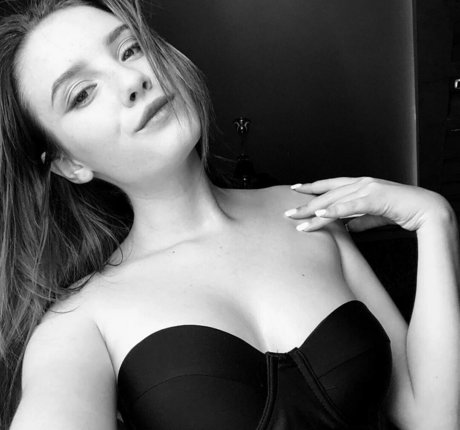 Liliflower2002  nude leaked OnlyFans photo