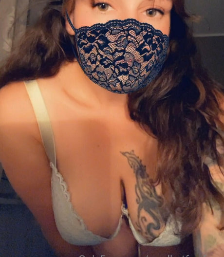 Ruralhotfoxfree