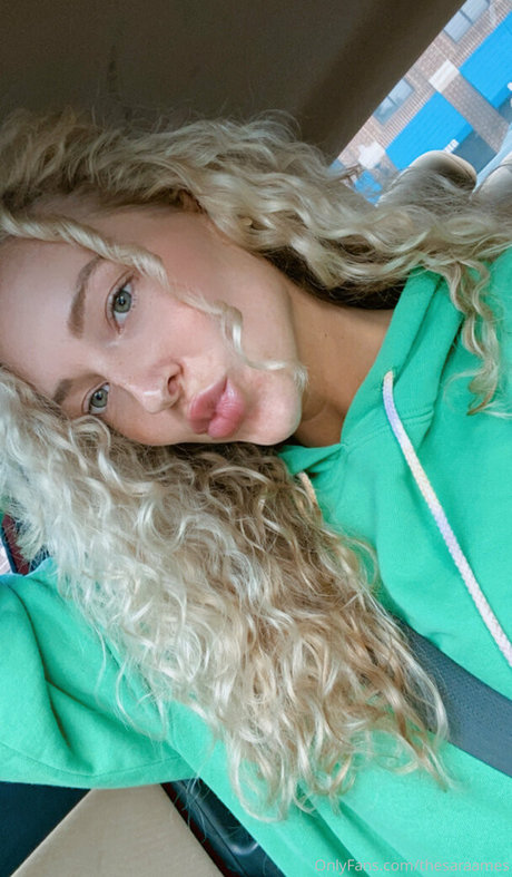 Nahá fotka uniklých OnlyFans od Thesaraames