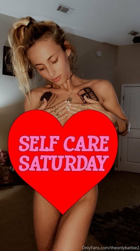 Naakte gelekte OnlyFans-foto van Theonlybarbi2