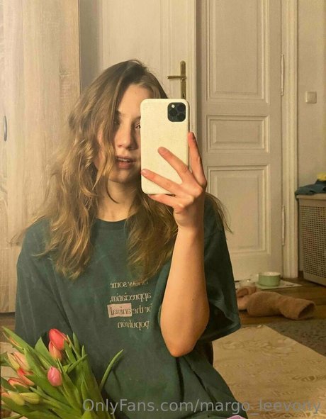 Naken lekkede OnlyFans-bilde av Margoleevony